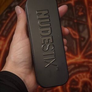 NUDESTIX Sleek Black Beauty Case